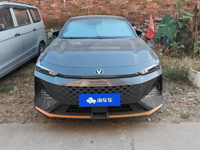 Changan UNI-V — Фото автомобиля 2