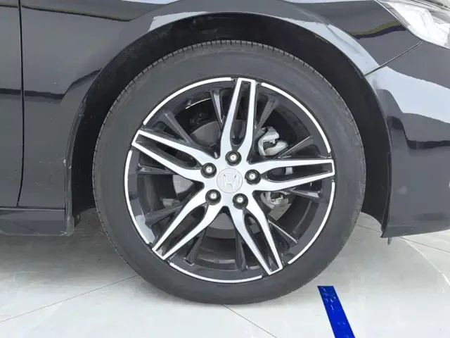 Honda Accord — Фото автомобиля 6