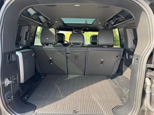 Land Rover Defender — Фото автомобиля 18