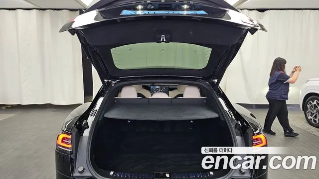 Tesla Model S — Фото автомобиля 20