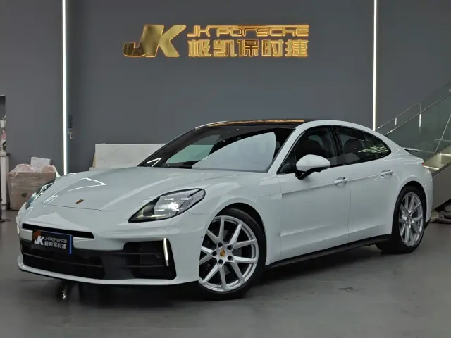 Фотография автомобиля — Porsche Panamera