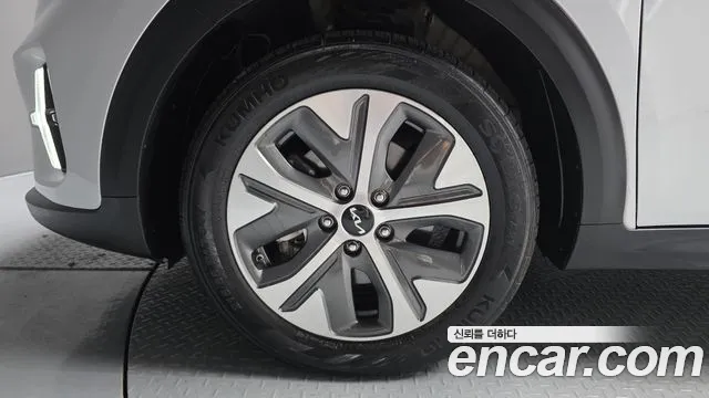 Kia Niro — Фото автомобиля 5