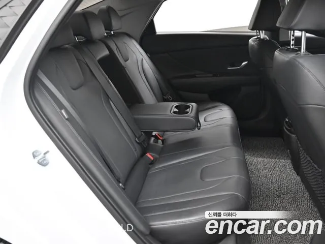 Hyundai Avante CN7 — Фото автомобиля 12