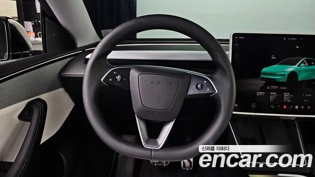 Tesla Model Y — Фото автомобиля 13