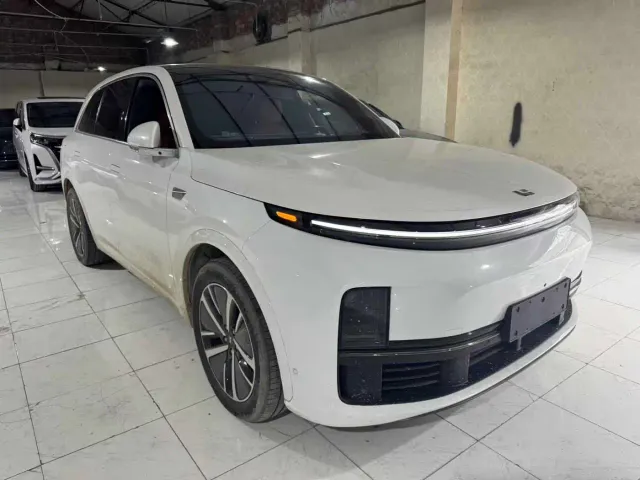 Li Auto L7 — Фото автомобиля 2