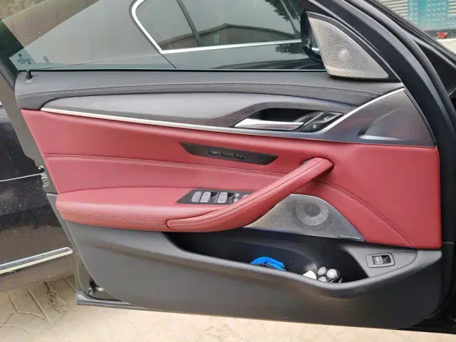 BMW 5 Series — Фото автомобиля 7