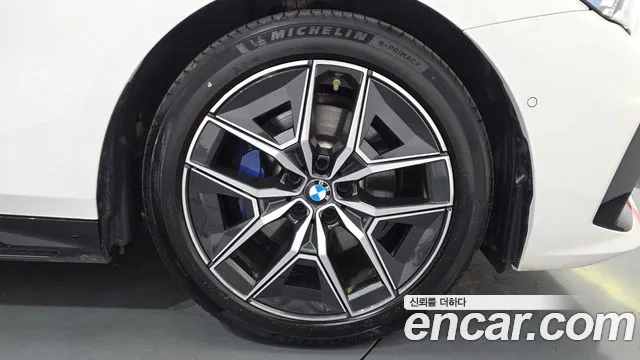 BMW 5-Series — Фото автомобиля 19