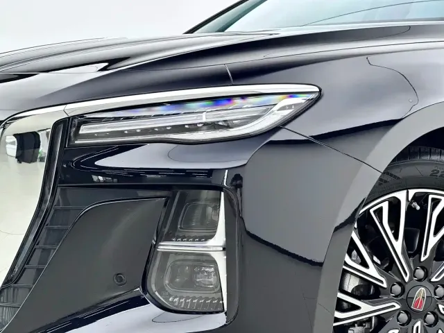 Hongqi Hongqi H5 2024 2.0T Automatic Smart Connect Flag Smooth Edition — Фото автомобиля 14