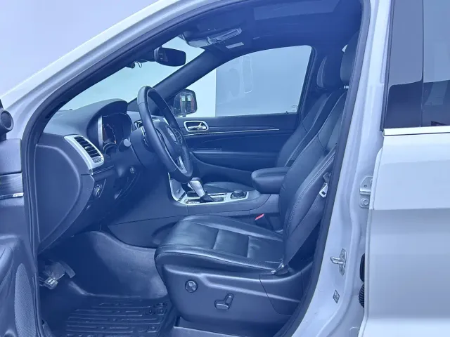 Jeep Grand Cherokee — Фото автомобиля 8