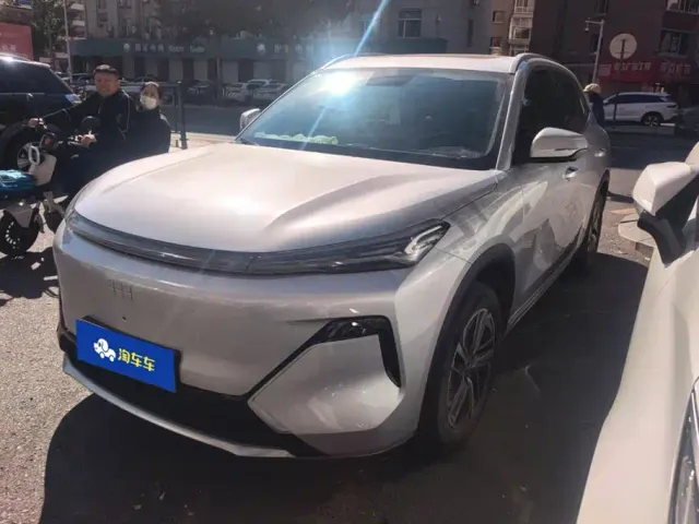 Фотография автомобиля — Geely Galaxy Starship 7 EM-i