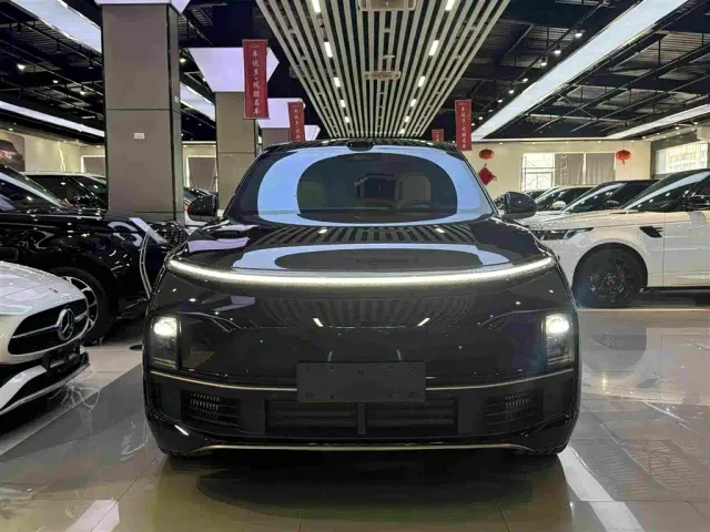 Li Auto L9 — Фото автомобиля 2