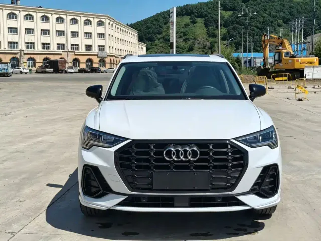 Audi Q3 — Фото автомобиля 3