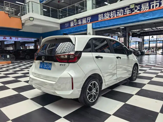 Honda Fit — Фото автомобиля 6