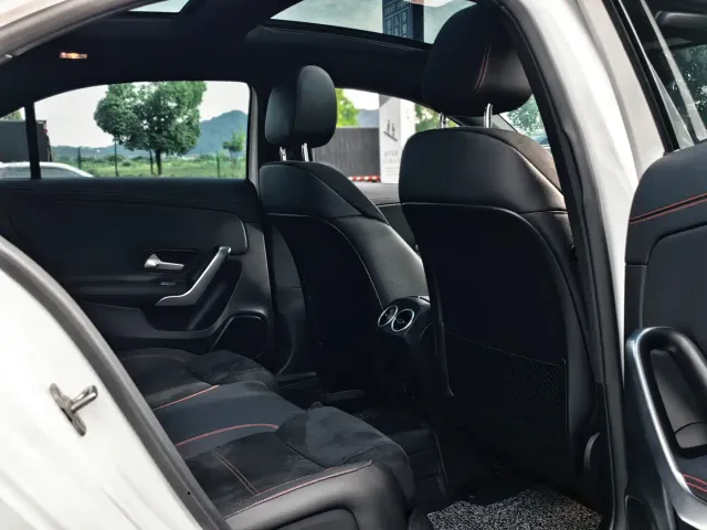 Mercedes-Benz A-Class — Фото автомобиля 11