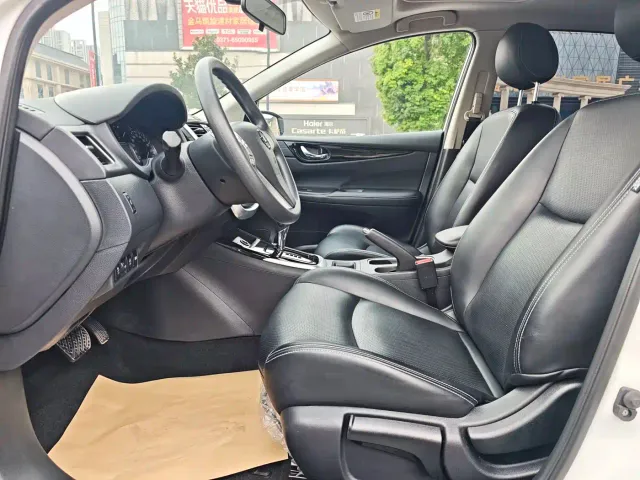 Nissan Tiida — Фото автомобиля 4
