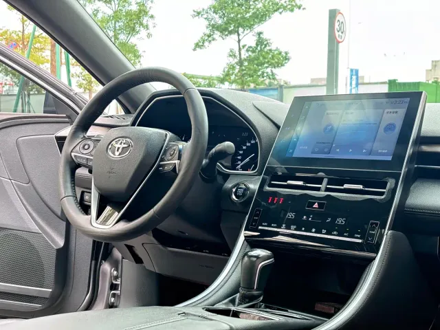 Toyota Avalon — Фото автомобиля 17