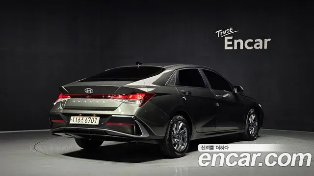 Hyundai Avante CN7 — Фото автомобиля 2