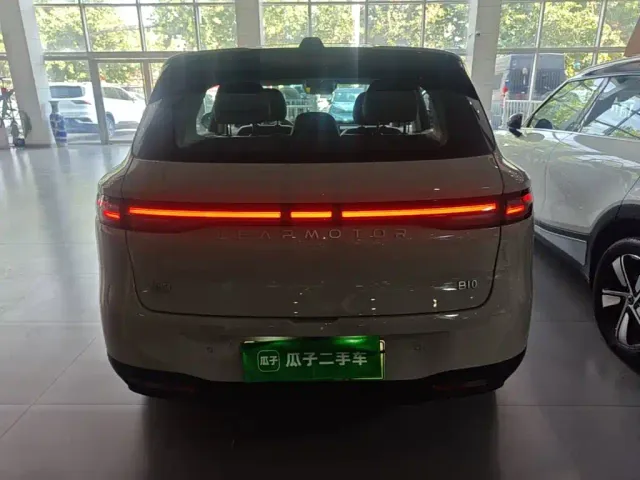 Leapmotor B10 — Фото автомобиля 5