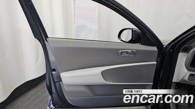 Hyundai Ioniq 6 — Фото автомобиля 24