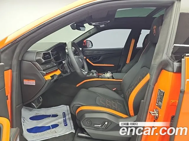 Lamborghini Urus — Фото автомобиля 12