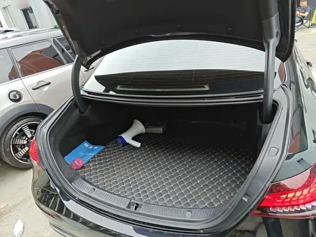 Mercedes-Benz E-Class — Фото автомобиля 18