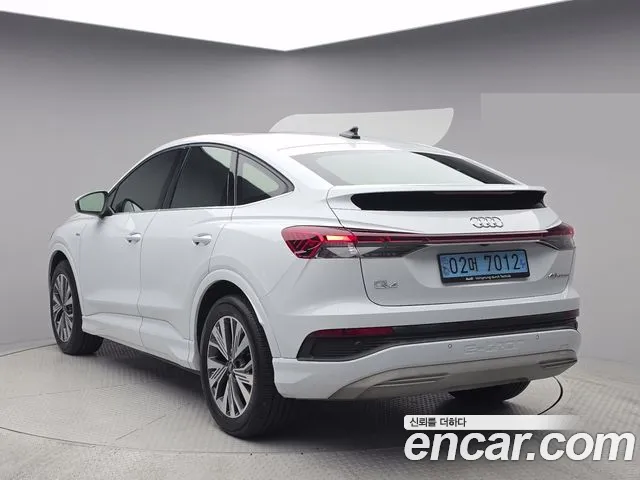 Audi Q4 e-tron F4 — Фото автомобиля 4