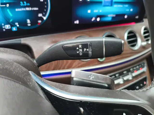 Mercedes-Benz E-Class — Фото автомобиля 6