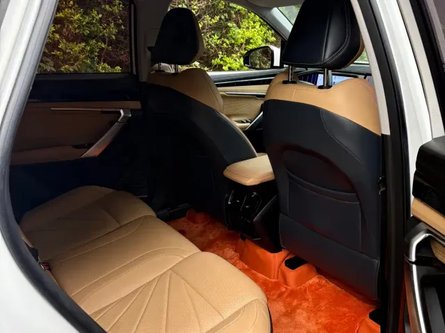 Geely Boyue L — Фото автомобиля 8