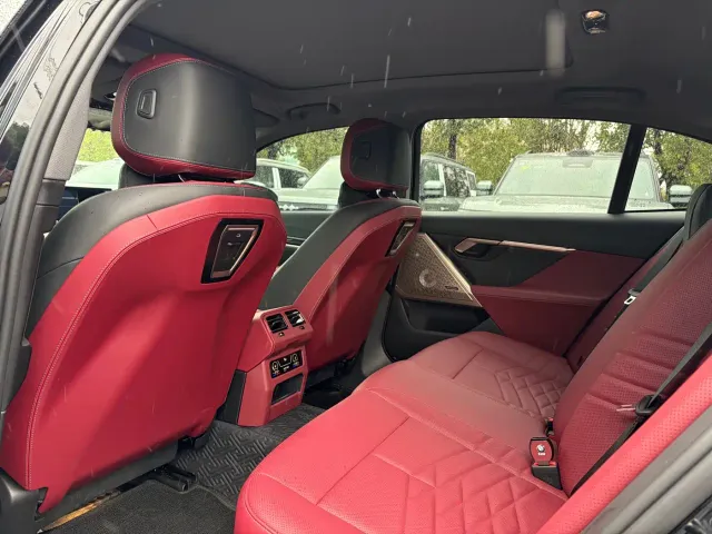 BMW 5 Series — Фото автомобиля 11
