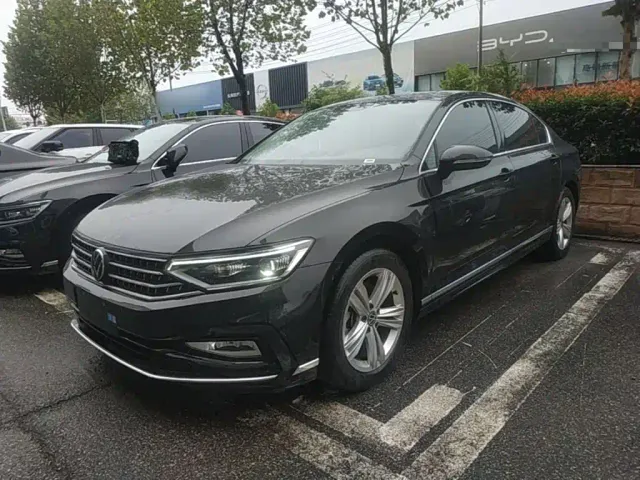 Фотография автомобиля — Volkswagen Magotan