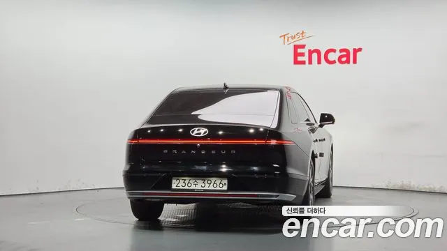 Hyundai Grandeur Grandeur (GN7) 2.5 Бензин 2WD — Фото автомобиля 4