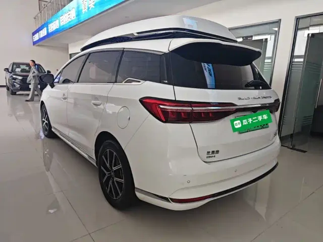 BYD Song MAX — Фото автомобиля 4