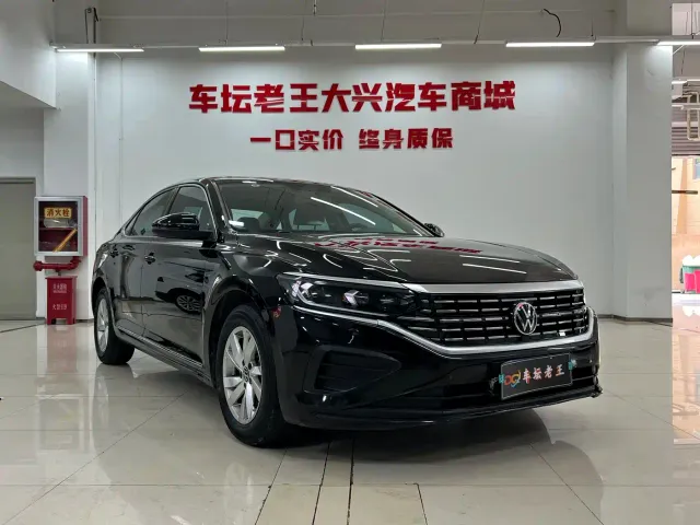 Volkswagen Passat — Фото автомобиля 3