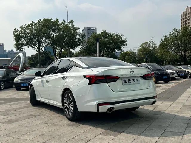 Nissan Teana — Фото автомобиля 6