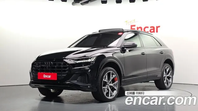 Фотография автомобиля — Audi Q8 4M