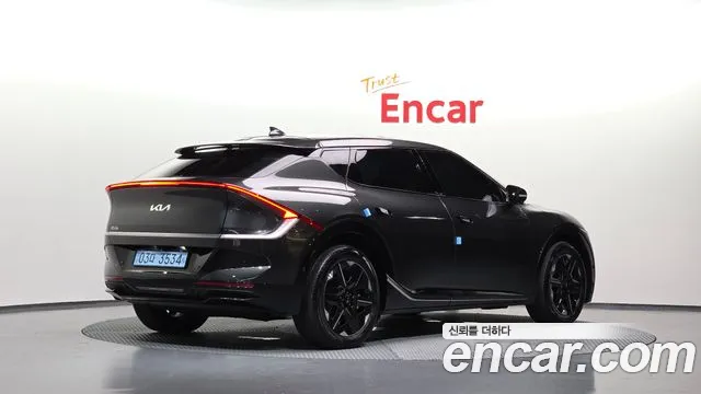 Kia EV6 — Фото автомобиля 2