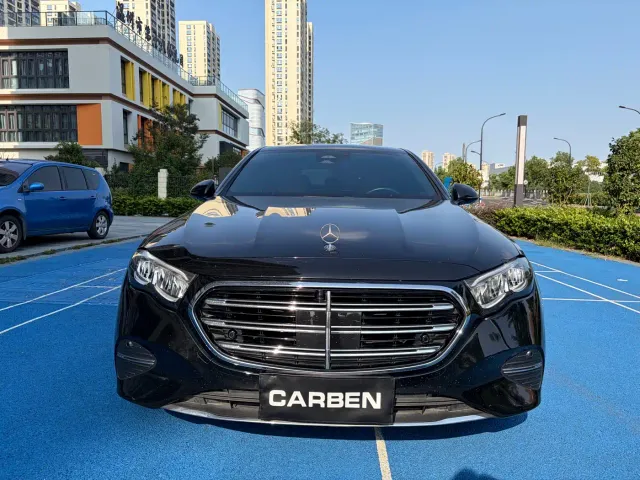 Mercedes-Benz E-Class — Фото автомобиля 2
