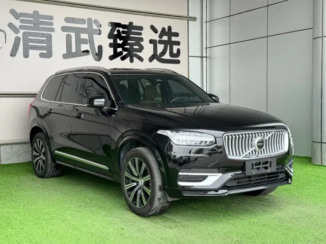 Volvo XC90 — Фото автомобиля 3