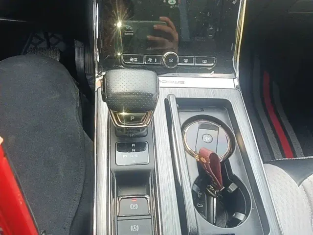 Roewe RX5 — Фото автомобиля 13