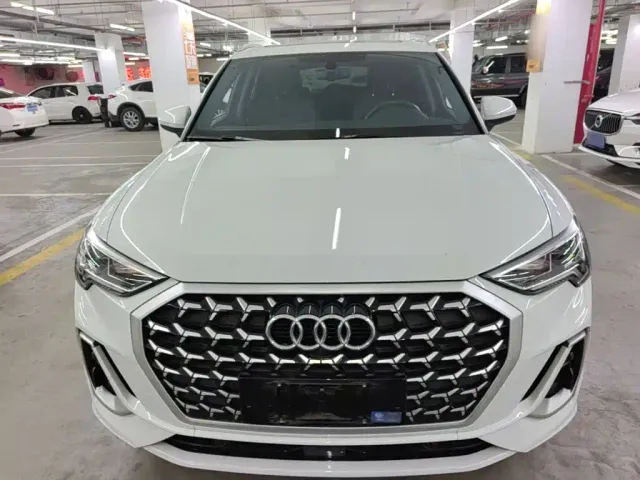 Audi Q3 — Фото автомобиля 2