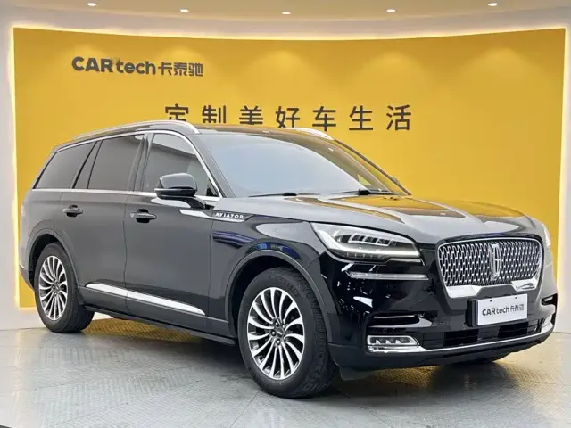 Lincoln Aviator — Фото автомобиля 2