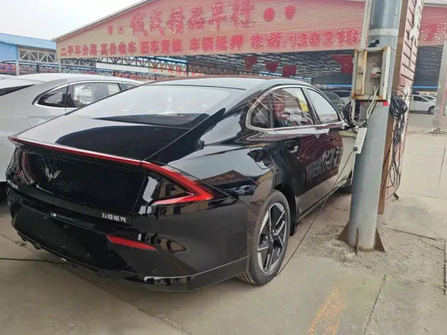 Wuling Starlight — Фото автомобиля 3