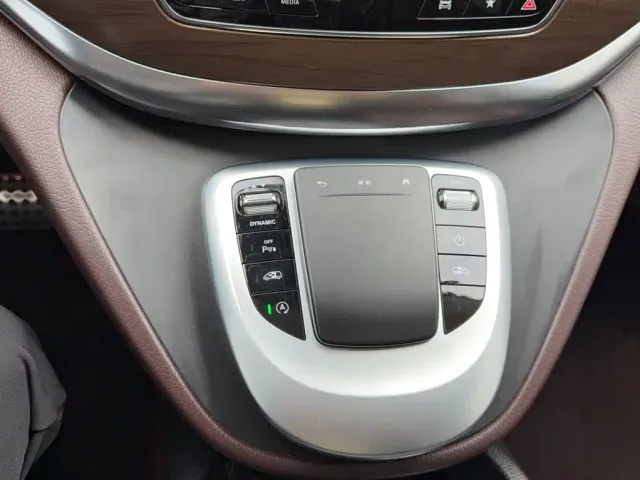 Mercedes-Benz V-Class — Фото автомобиля 6