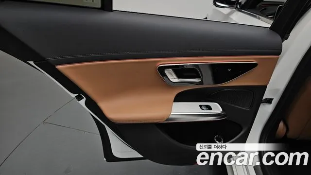 Mercedes-Benz E-Class W214 — Фото автомобиля 25