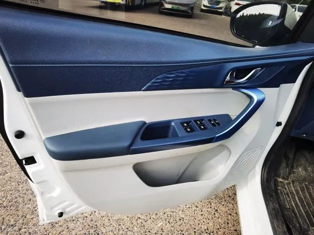Changan Benben E-Star — Фото автомобиля 18