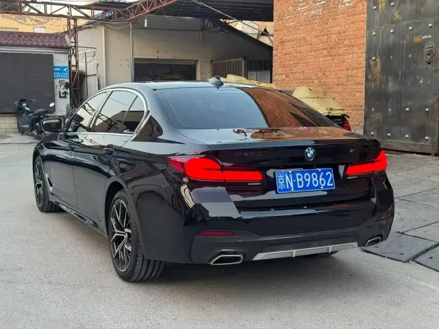BMW BMW 5 Series 2023 Facelift 530Li Premium M Sport Package — Фото автомобиля 3