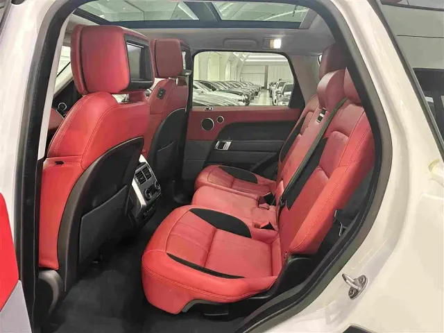 Land Rover Range Rover Sport — Фото автомобиля 13