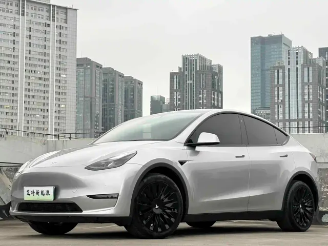 Фотография автомобиля — Tesla Model Y