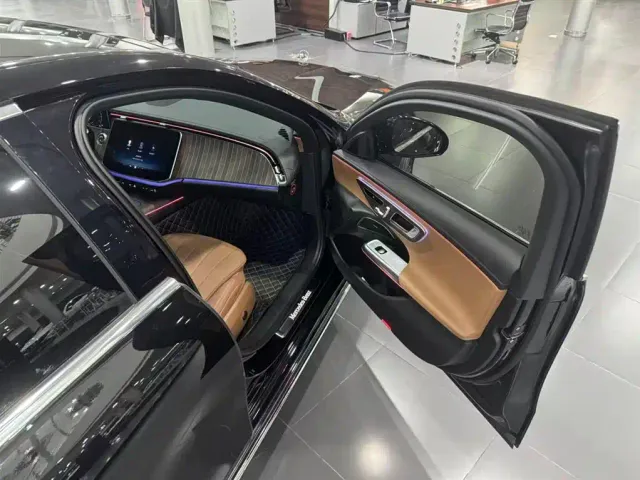 Mercedes-Benz E-Class — Фото автомобиля 22