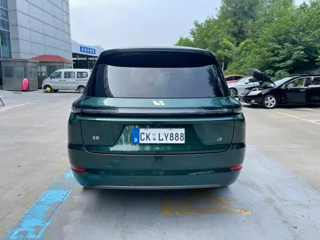 Li Auto L9 — Фото автомобиля 7